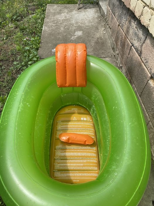 Ванночка надувна / басейн