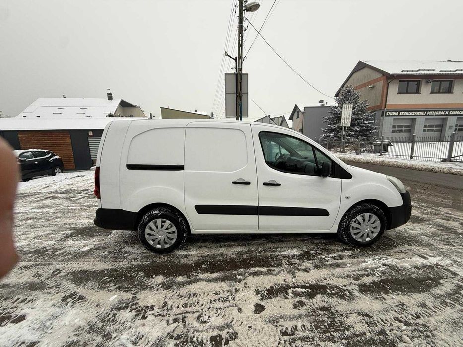 Wynajem Citroen Berlingo Long BUS | Dostawczy