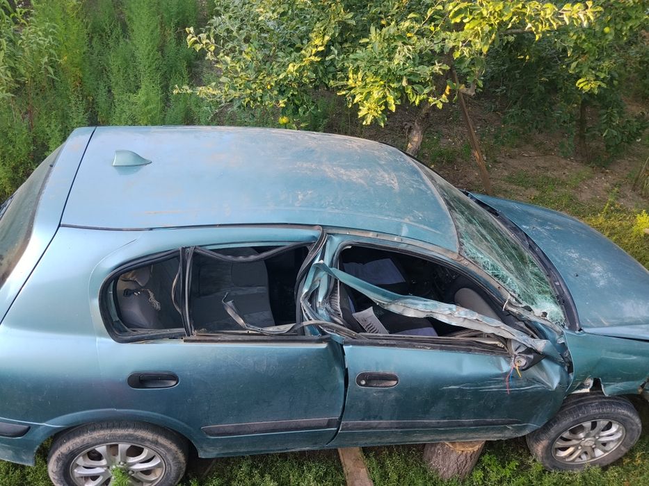 Автомобіль Ніссан після ДТП