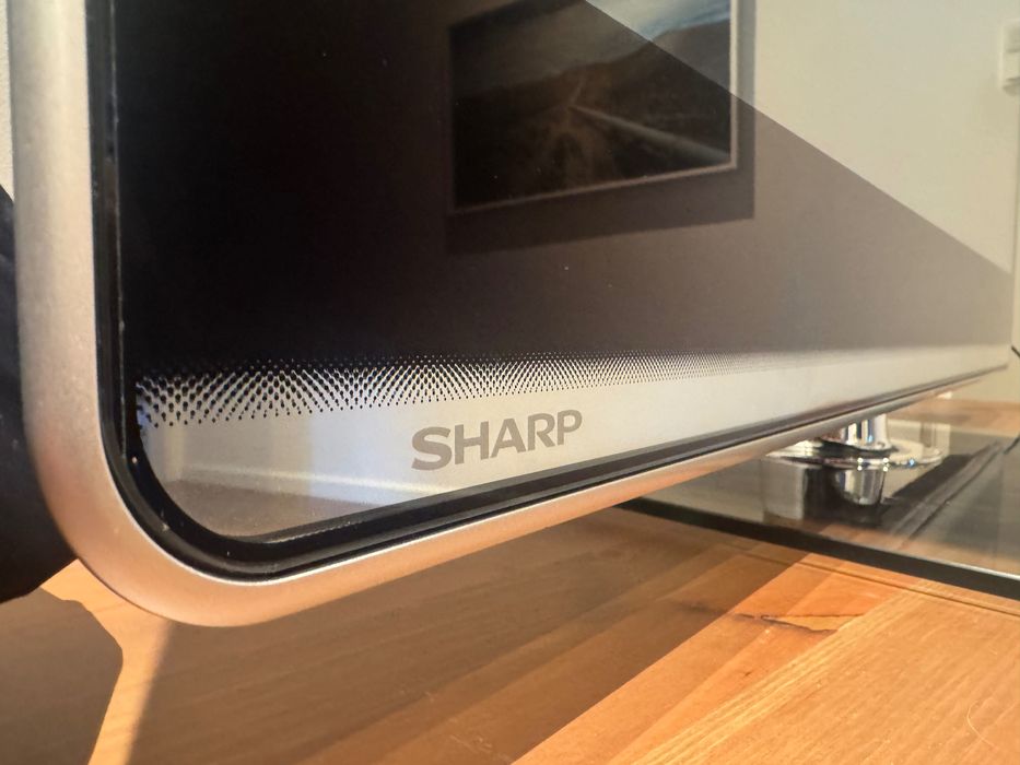 Sharp AQUOS LC-40LE824E Full HD LED Quattron Made in Japan + pilot + uchwyt na ściane