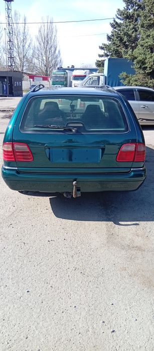 Продам Mercedes-Benz E 300T D