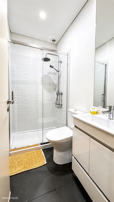 Apartamento com jardim e despesas incluidas