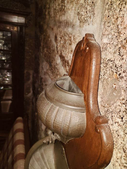 Lava mãos antigo em metal