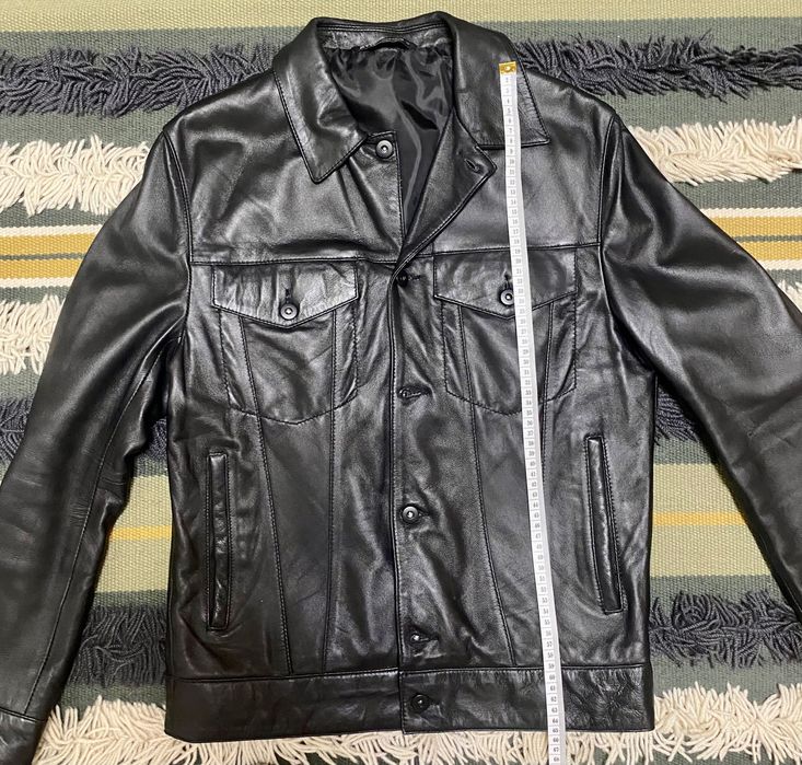 Продам свою уживану шкіряну чорну куртку Zara (Іспанія) розмір S/M