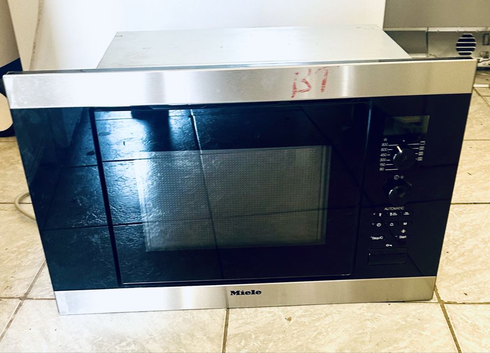 Kuchenka Mikrofalowka do zabudowy firmy  Miele