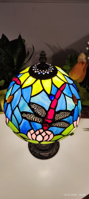 Lampka nocna witrażowa kwiaty lotosu z ważkami