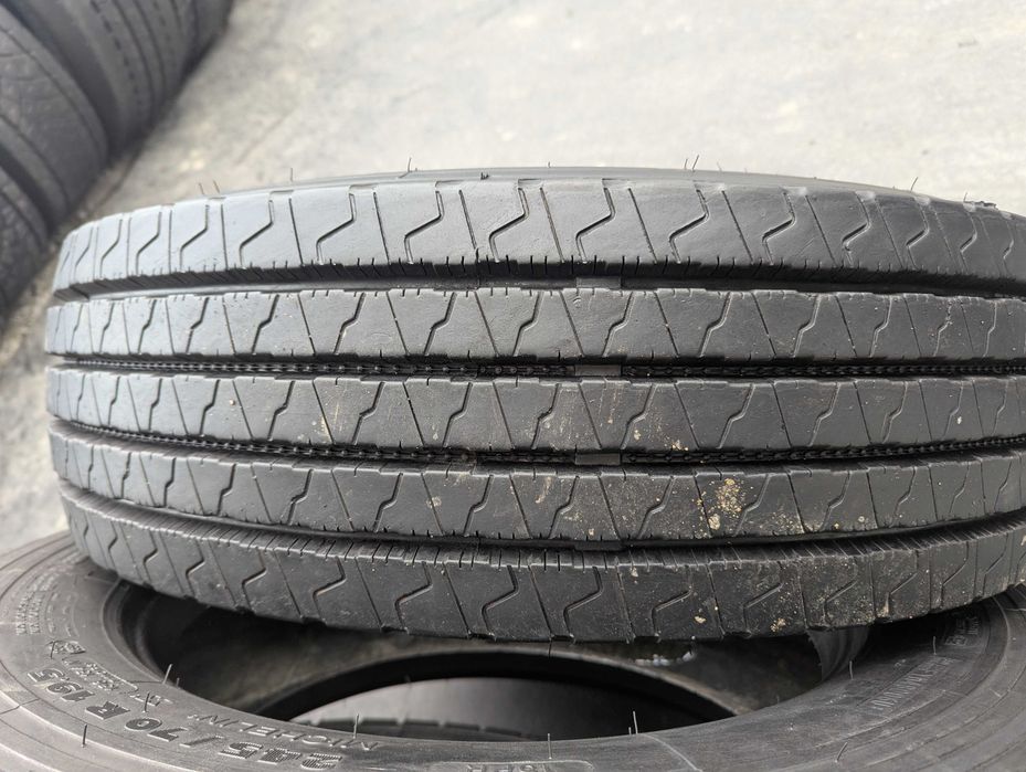 245/70R19.5 Hankook AH11 przód