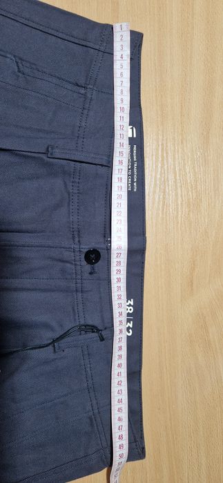 Штани G-Star Pleated Chino Relaxed Tapered
колір сірий фасон chinos