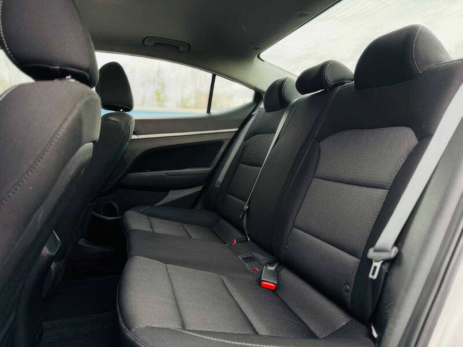 Hyundai Elantra Limited      2017