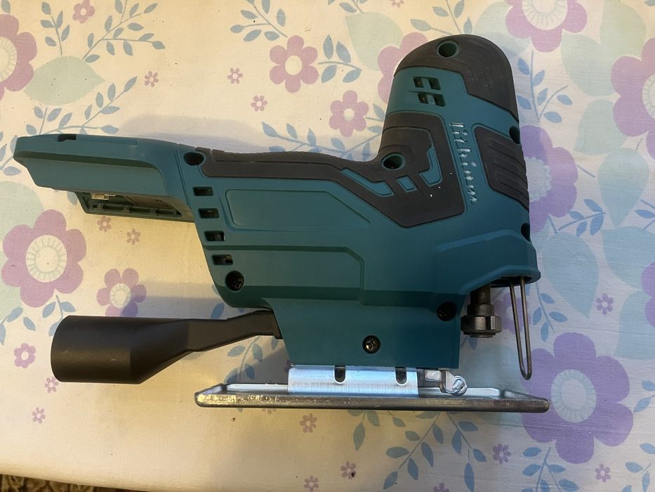 Лобзик аккумуляторный.