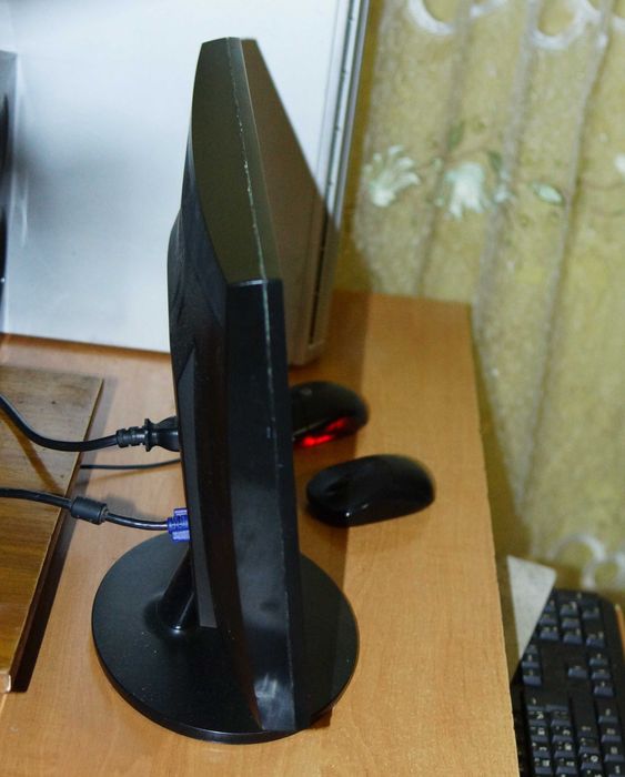 Монітор  SAMSUNG E1920