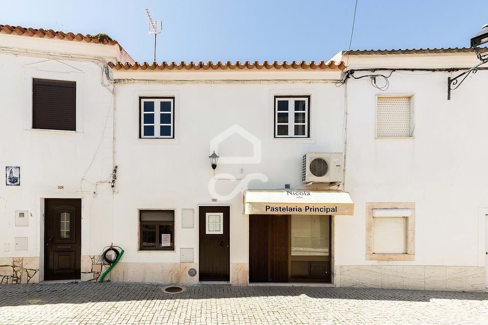 Prédio c/ 4 frações: Duas Moradias T2 e Dois Espaços de Comércio | Vim — Vimieiro, Évora