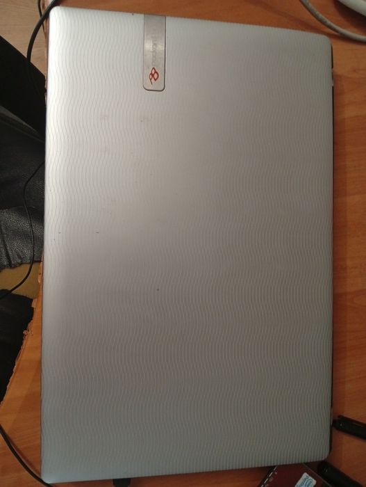 Ноутбук Packard bell NEW95