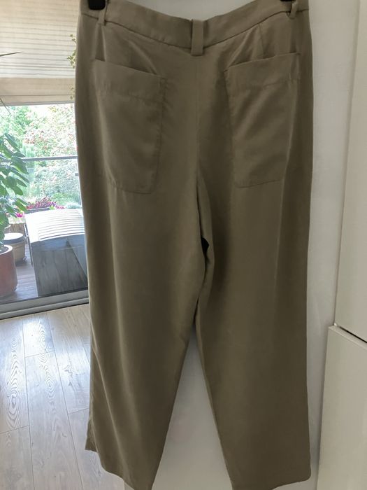 Spodnie marki Massimo Dutti