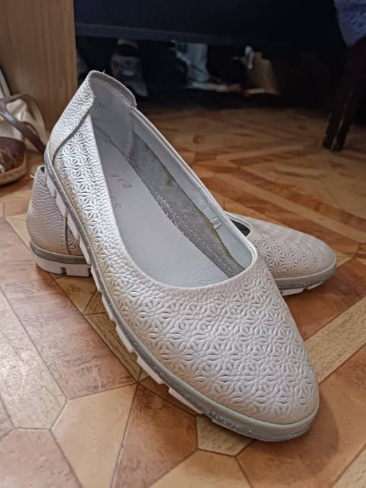 Розпродаж балеток