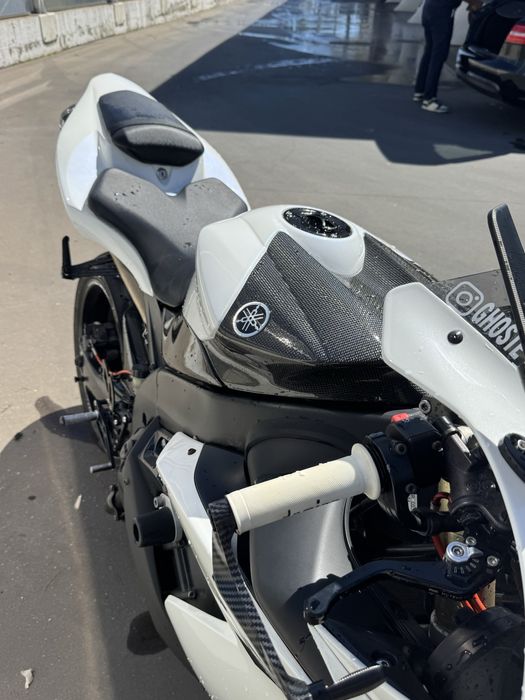 Yamaha R1 1000cc