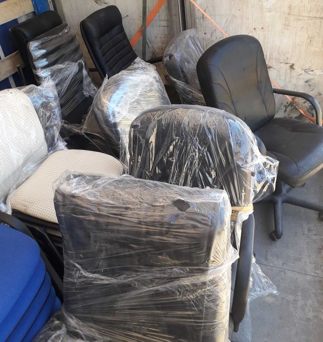 Продам офисные кресла