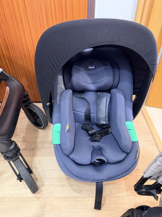 Carrinho alysia chicco com base isofix