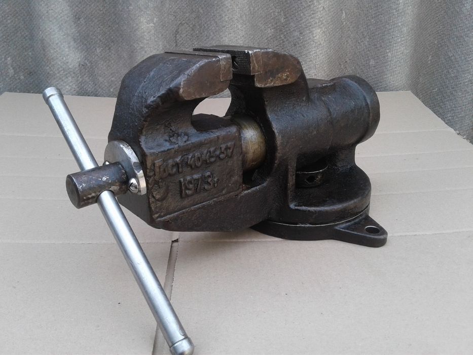 Новые тиски поворотные СССР лещата поворотні СРСР