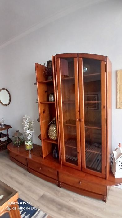 Movel para TV e com cristaleira