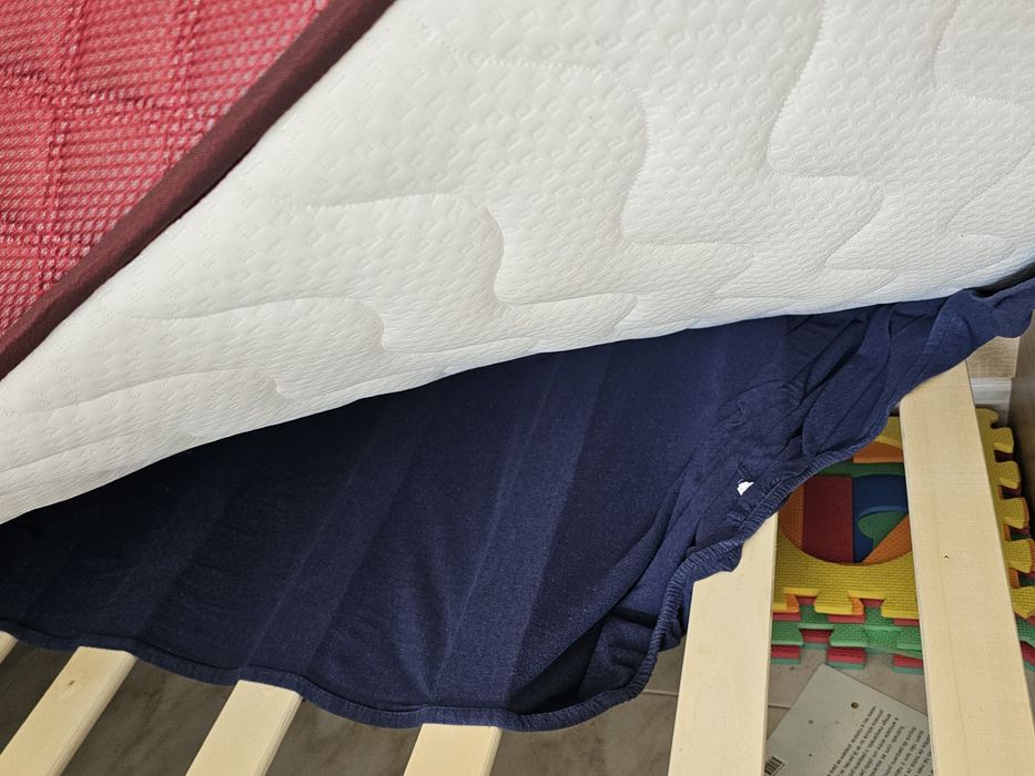 Cama + Colchão Seminovos (Perfeito Estado)