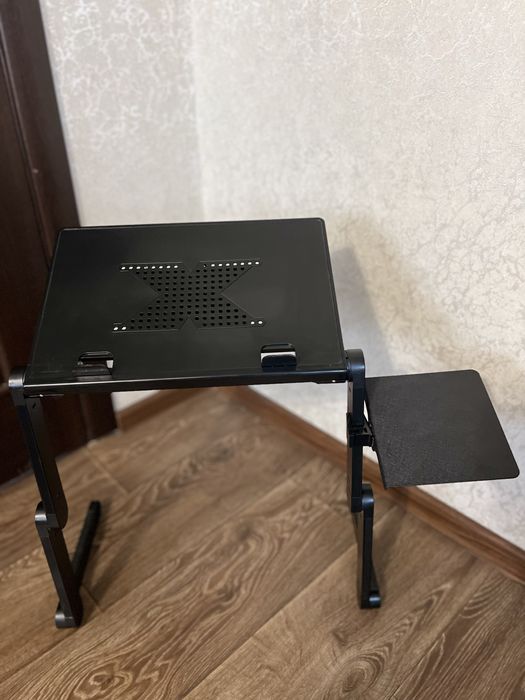 Столик для ноутбука 15.6" UFT Freetable-2 с активным охлаждением