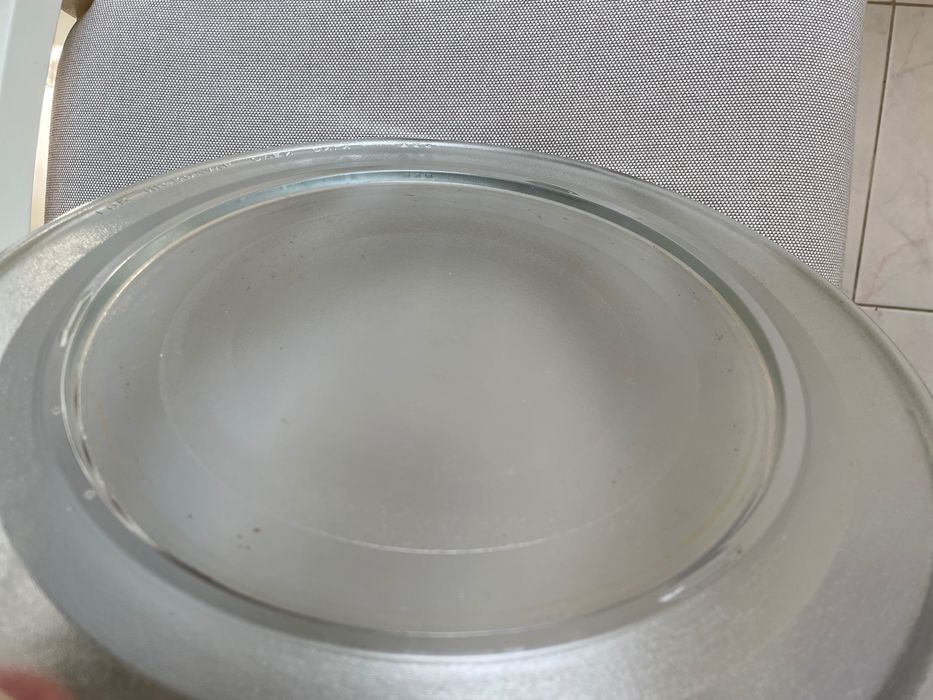 Placa do micro-ondas é de 32 cm