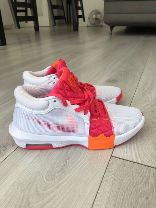 Lebron Witness VIII
