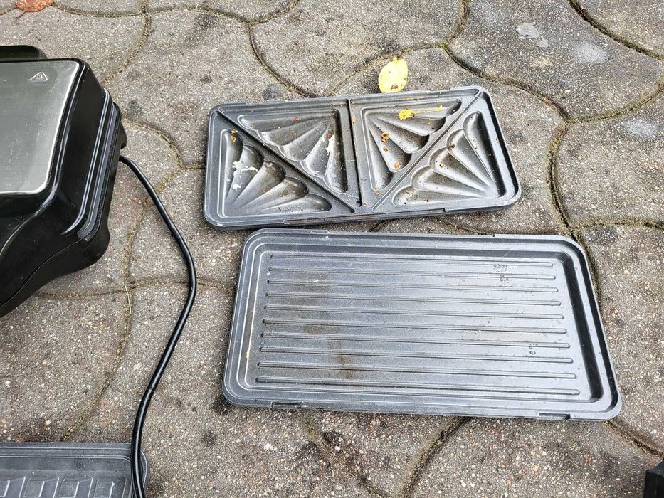 Opiekacz toster gofrownica z wymiennymi wkładami RAVEN ES006X