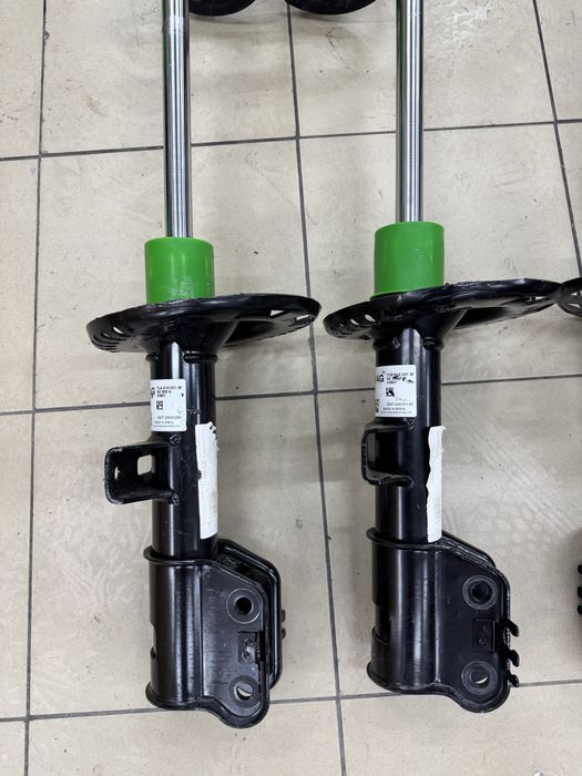 Стойки амортизатори vw t5 т5 t6 т6 caravelle multivan