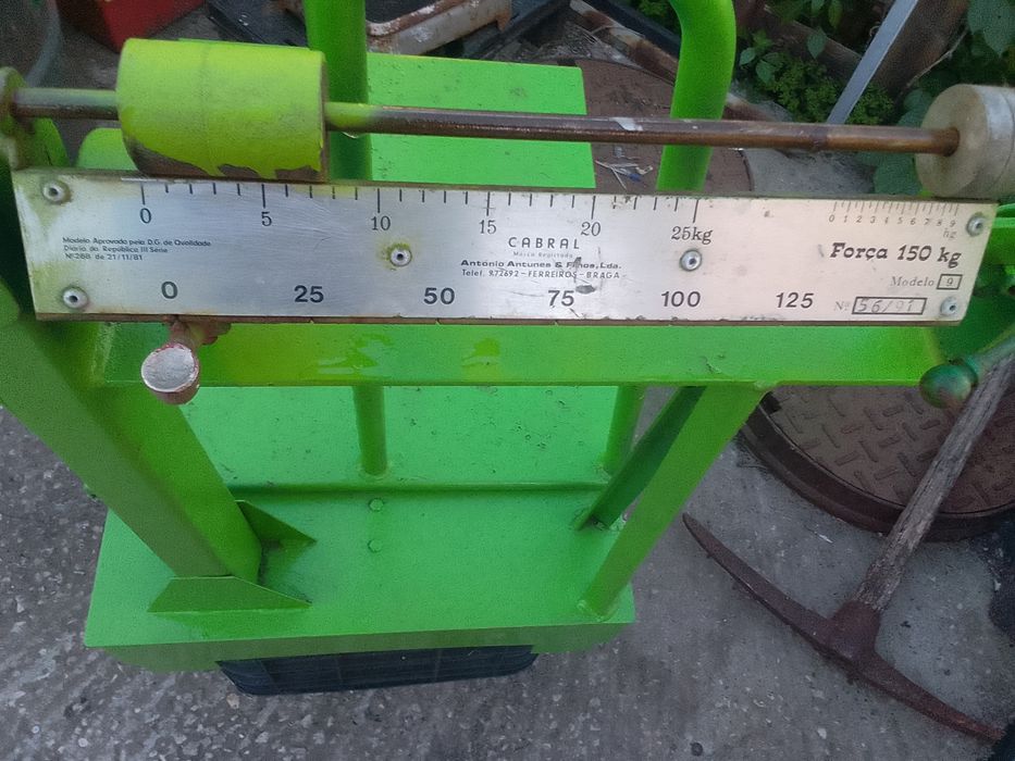 Balança pesa até 150kl