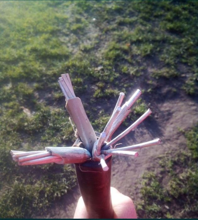 Кабель електричний 3 фазний 
 фазний алюмінієвий. Ціна 100 за 1 метр.