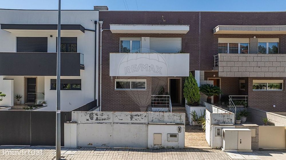 Moradia T4 para venda