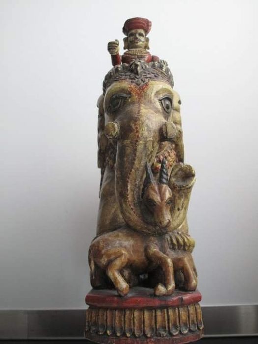 Elefante de madeira