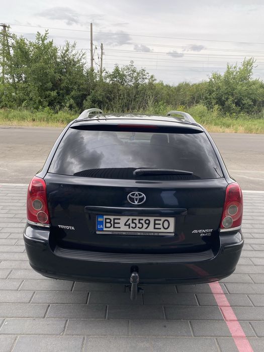 Продаж авто Toyota Avensis