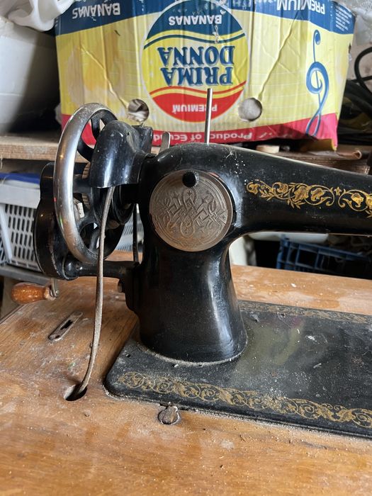 Швейна                     машина