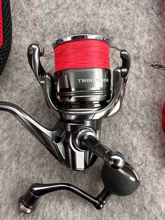 Продам оригинальную катушку Shimano Shimano Twin Power 4000PG
