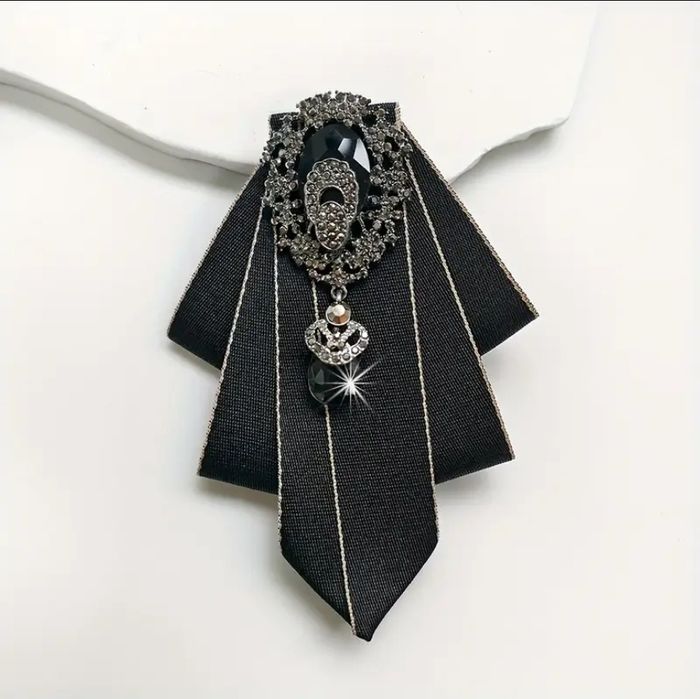 BOLO Muszka krawatnik krawat myśliwski przypinka do koszuli ozdoba.