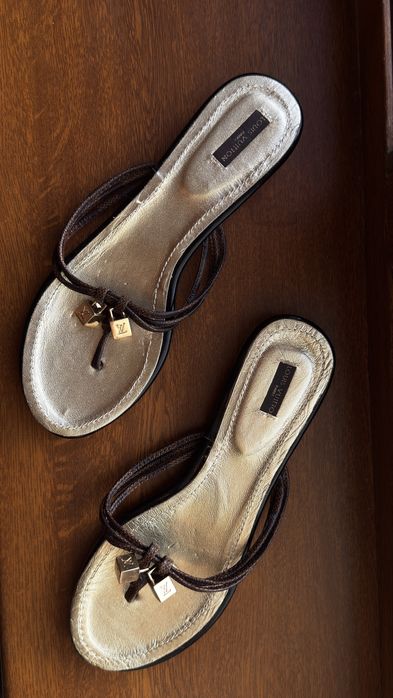 Шлепки LOUIS Vuitton