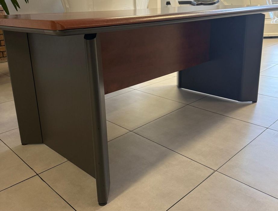 Biurko prezesa masywne