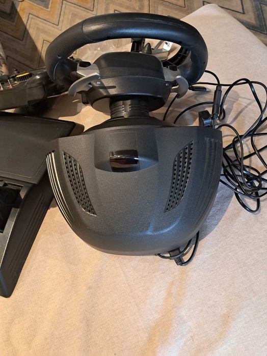 Kit SimRacing Thrustmaster TX / T300 + Volante Ferrari F1 + Pedais T3PA