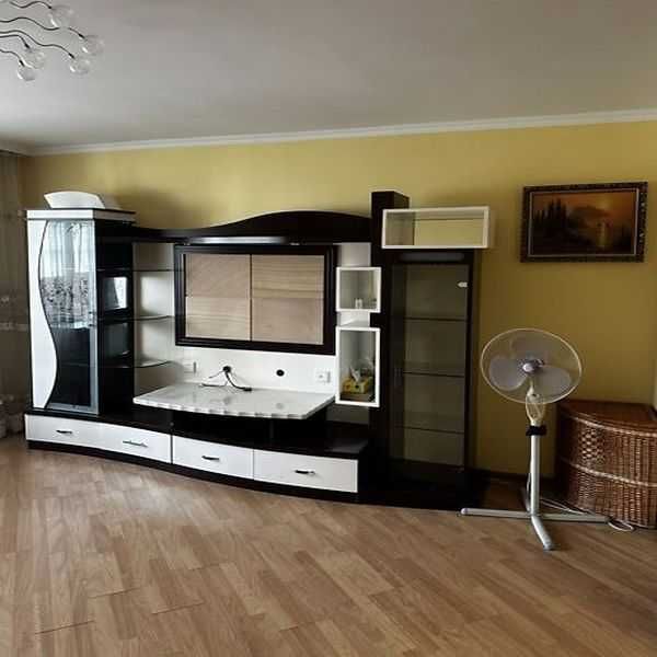 Продаж 2к квартири 65 кв. м на вул. Кармелюка