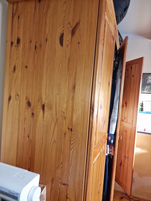Szafa sosnowa trzydrzwiowa