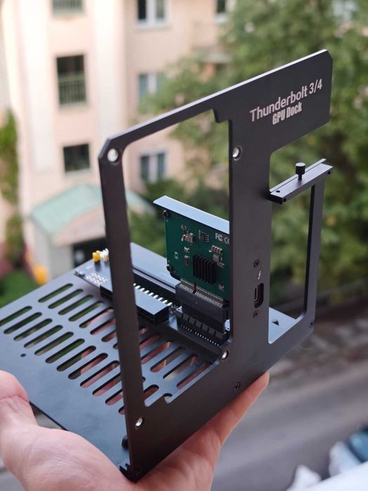 Stacja eGPU TH3P4G3 Thunderbolt 3/4 L17 + stelaż i kabel