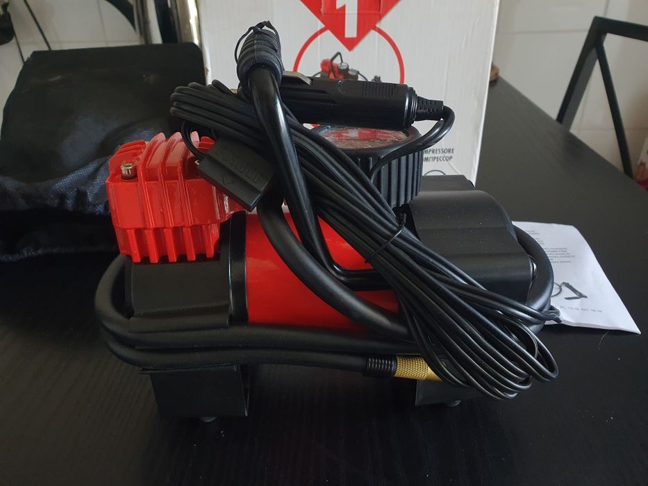 Mini compressor 12V com manómetro analógico