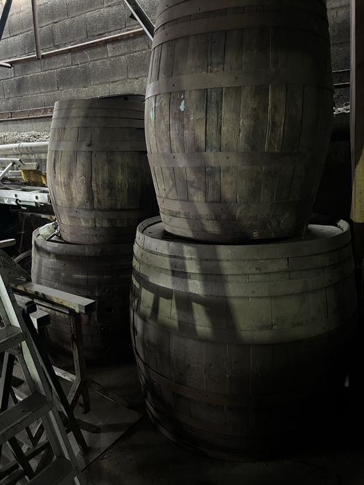 Barris de vinho em madeira sucupira