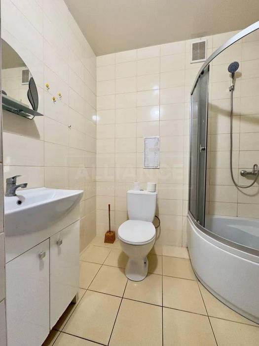 Продається 2х кімнатна квартира в новобудові вул.Коновальця