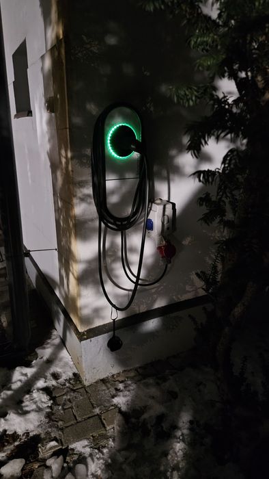 Ładowarka EV Wallbox Legrand green up NOWA 3600 PLN ZAPAKOWANA !