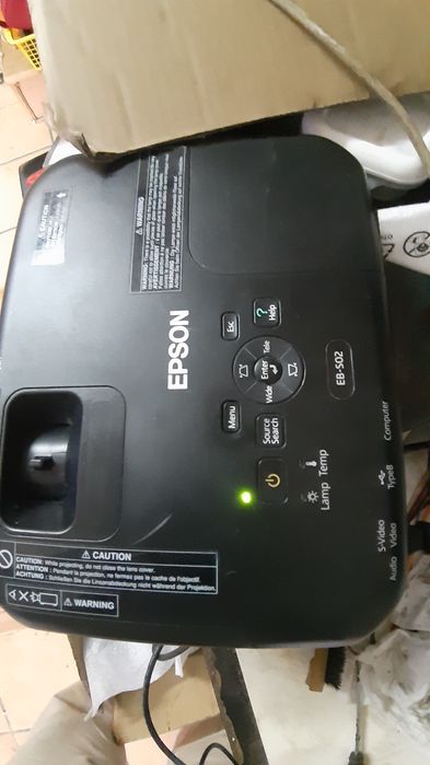 Projetor LCD Epson, modelo H433B.