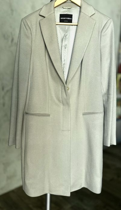 Пальто жіноче Armani розмір S вовна